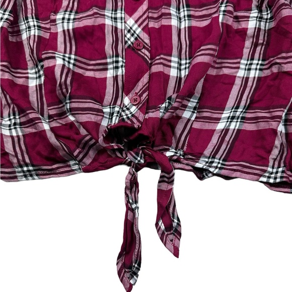 TORRID: Taylor Slim Fit Rayon Twill Crop Button-Up Shirt -Size 00 / 0X - Picture 6 of 9